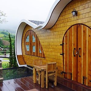 Kiri Pura Resort